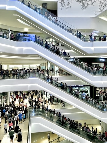 En Egypte, il n'y a plus de couvre-feu pour les établissements, bars, restaurants, cafés, centres commerciaux et magasins