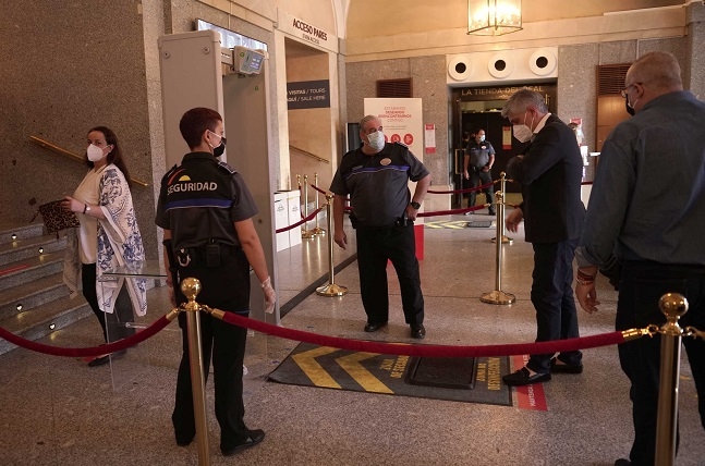 entrée du public au teatro real madrid