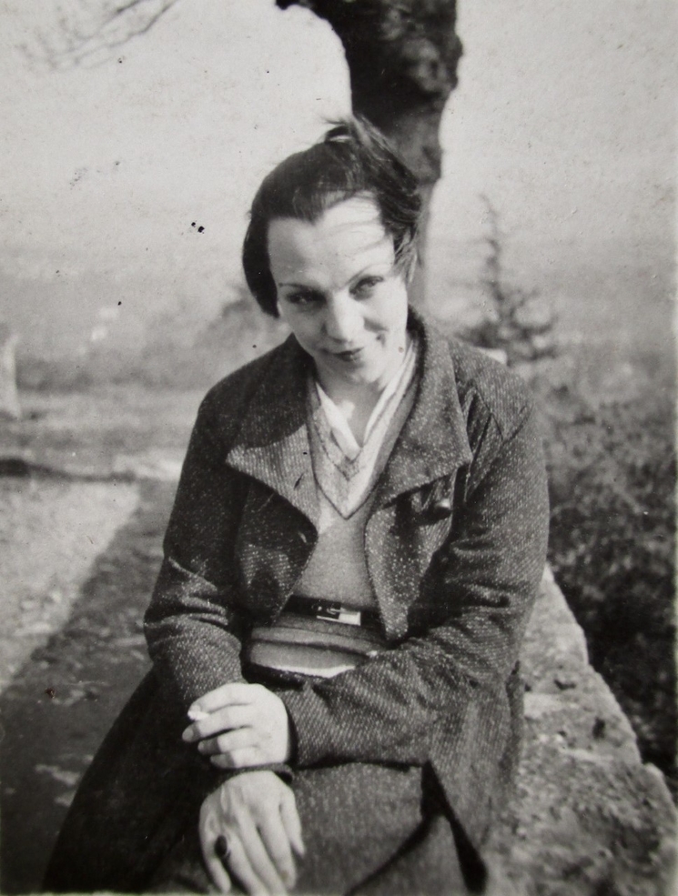 Génica lors de la tournée du premier spectacle de Jean-Louis Barrault à Lyon, 1935